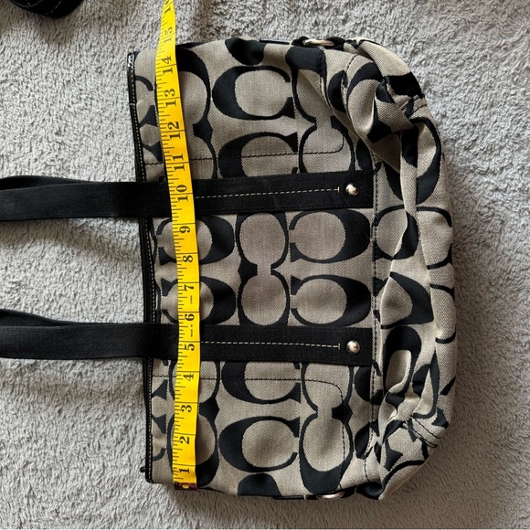 Coach Black and Grey Shoulder Bag with Signature Design - Picture 2 of 6